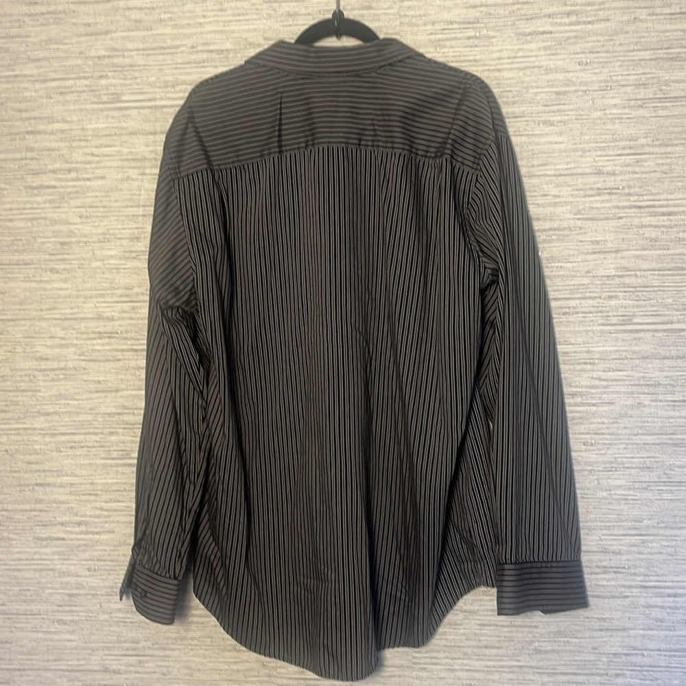 Van Husen Button Down, Black/Gray Stripes Size 17-17.5 XL (601) - Picture 9 of 9